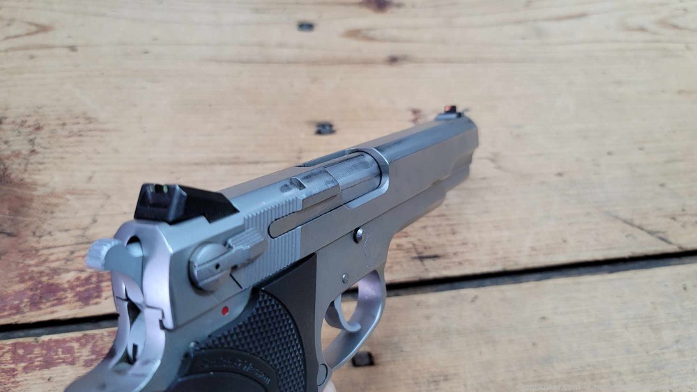 Smith & Wesson 4506-1 Double action pistol .45 caliber-img-10