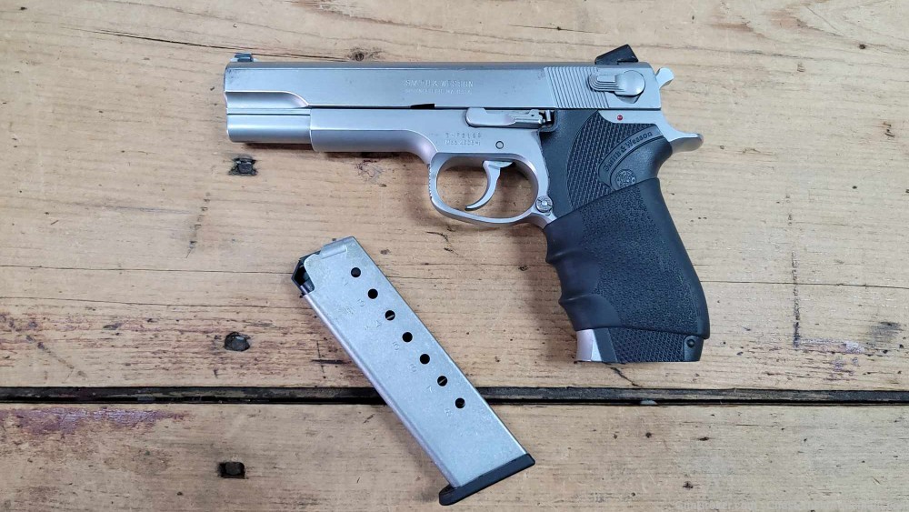 Smith & Wesson 4506-1 Double action pistol .45 caliber-img-1