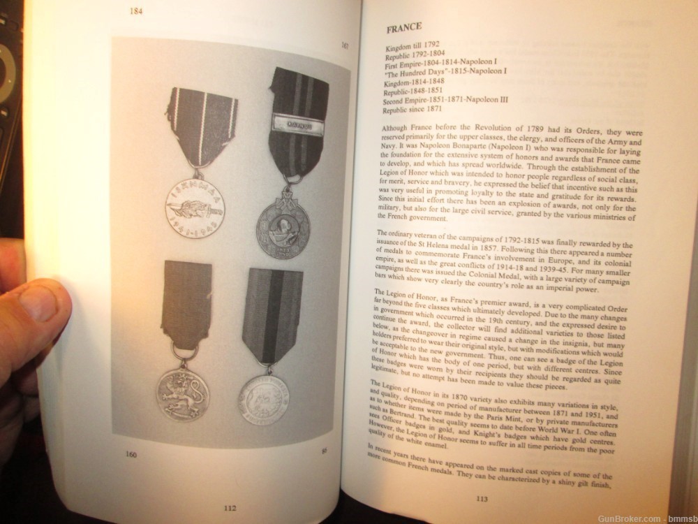 VERNON'S COLLECTORS' GUIDE TO ORDERS, MEDALS, & DECORATIONS-img-5