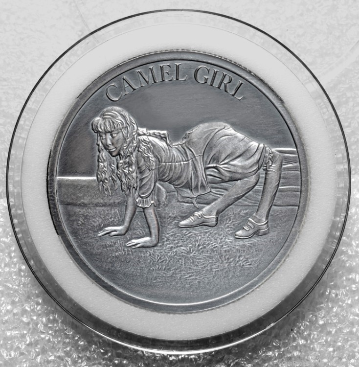 Camel Girl - Side Show Acts (3rd issue) - 1 oz .999 silver antiqued/capsule-img-0