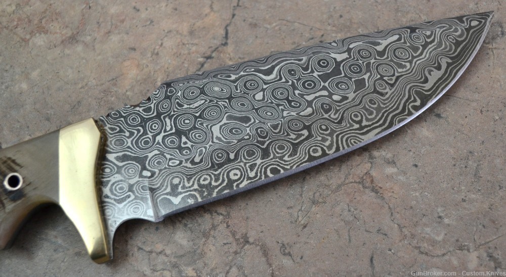 Custom Made Damascus Steel Hunting Knife with Ram /Bull Horn Handle (SK109)-img-5