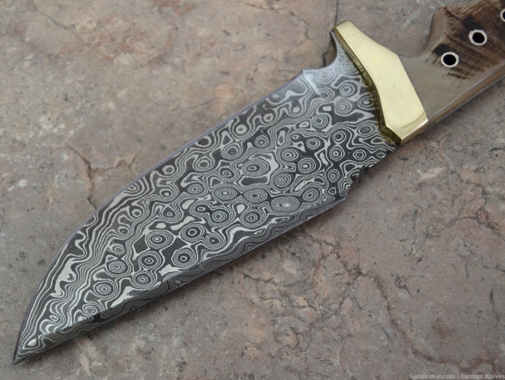 Custom Made Damascus Steel Hunting Knife with Ram /Bull Horn Handle (SK109)-img-6