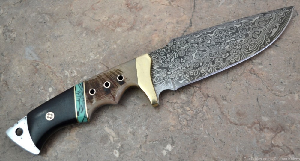 Custom Made Damascus Steel Hunting Knife with Ram /Bull Horn Handle (SK109)-img-4