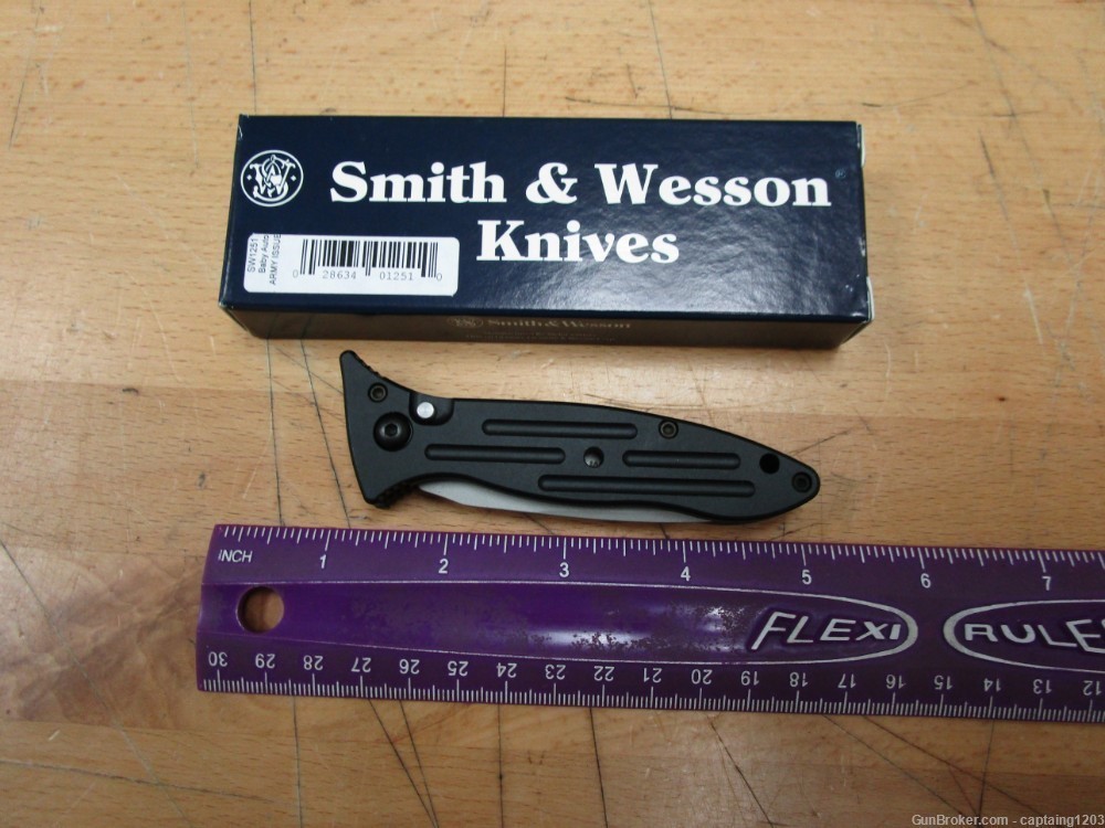 Smith & Wesson Automatic Knife, 2.75" Spear Point Blade (SW1251)-USA!-No Cl-img-4