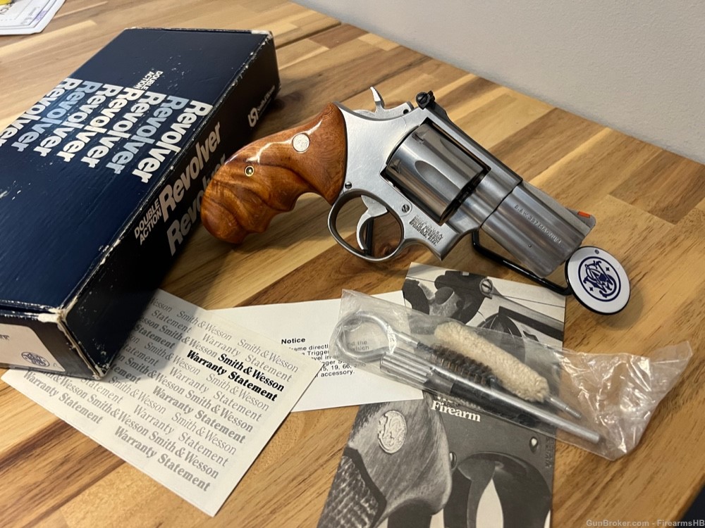 Smith & Wesson 686 dash 1 Combat Grips in Box-img-10