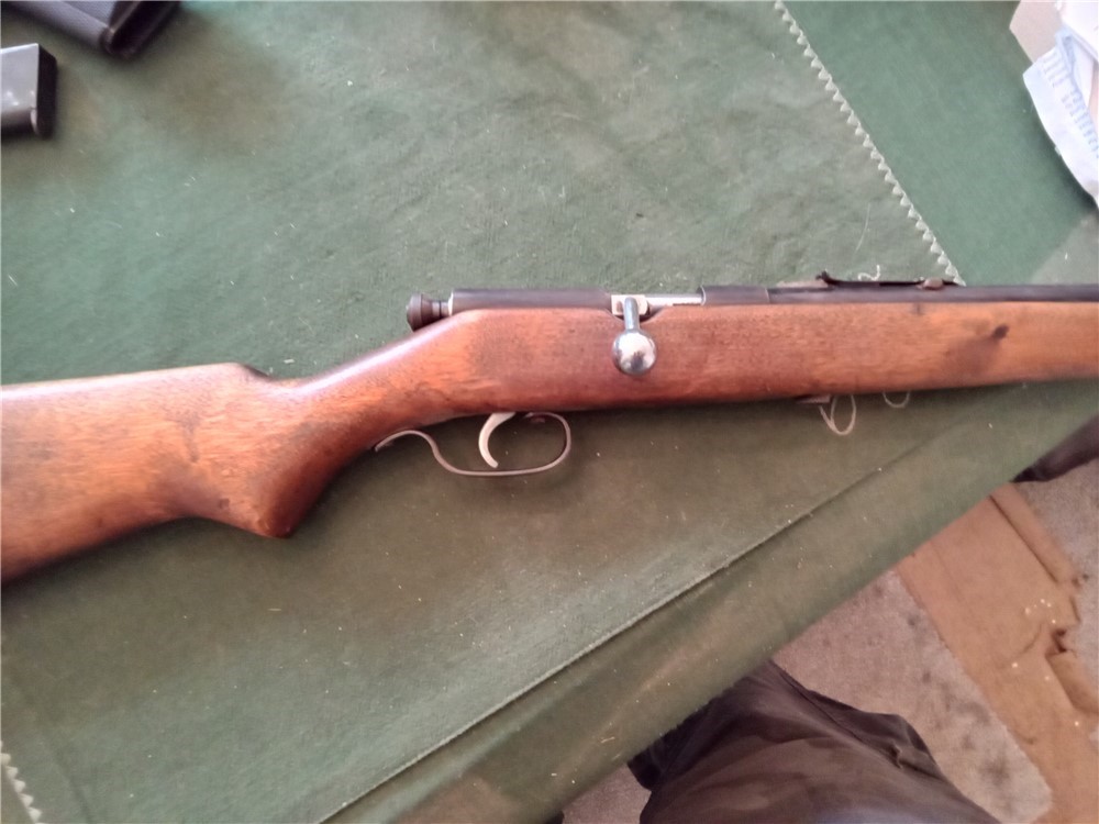 Springfield Model 83 Single shot 22 long tifle bolt action rifle-img-0