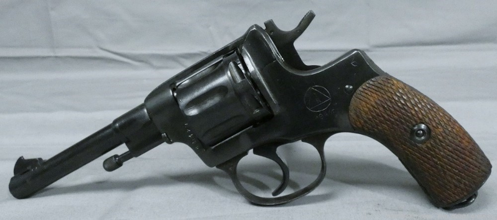 Nagant 1895 Double Action Revolver ( Izhevsk 1944 ) , 7.62 Nagant-img-1