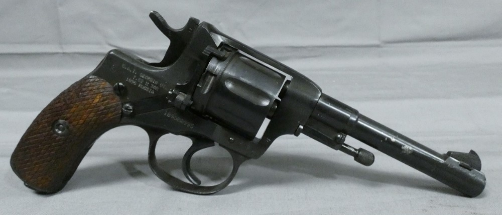 Nagant 1895 Double Action Revolver ( Izhevsk 1944 ) , 7.62 Nagant-img-0