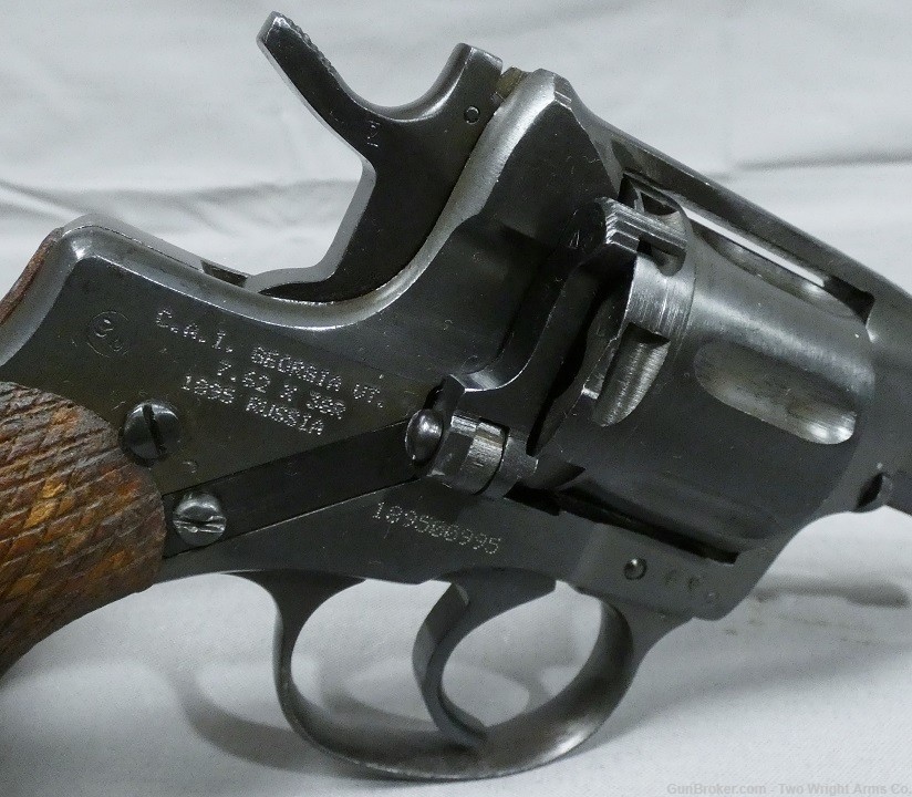 Nagant 1895 Double Action Revolver ( Izhevsk 1944 ) , 7.62 Nagant-img-4