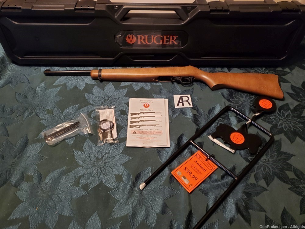 Ruger 10/22 Carbine 31128 w/ Spinner Target & Hard Case-img-0