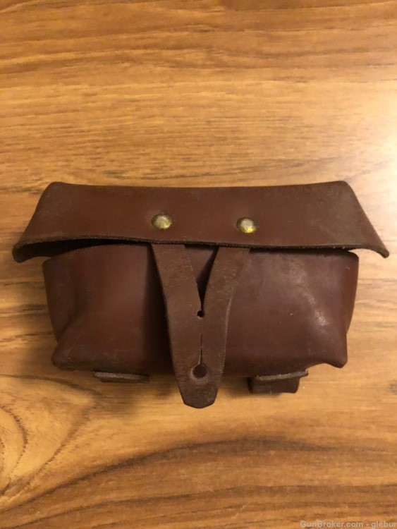 ROMANIAN  SKS AND M44 MOSIN NAGANT LEATHER STRIPPER CLIP ammo POUCH.-img-3