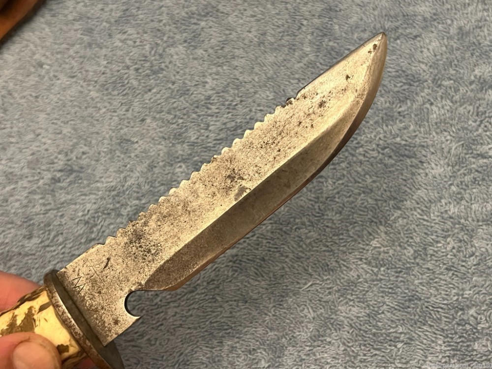 VINTAGE HUNTING KNIFE WITH CUSTOM BONE CARVED SCRIMSHAW BEAR HANDLE W/ SCAB-img-14