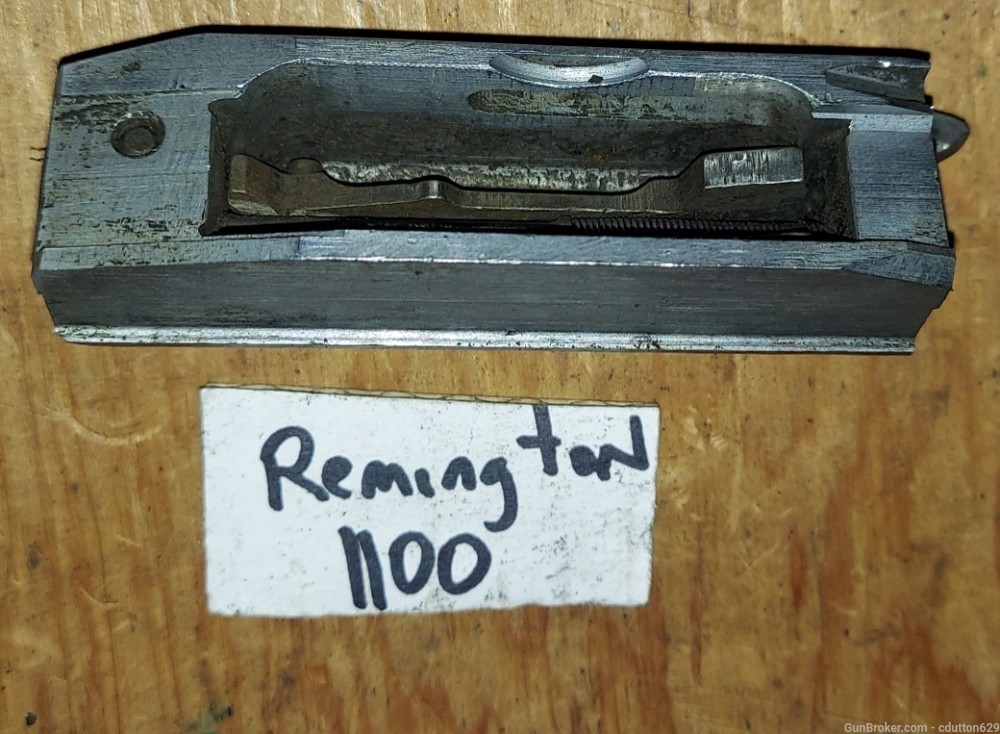Remington 1100 12 ga bolt-img-1