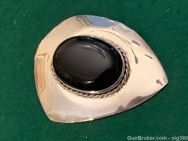 VINTAGE LARGE MEXICAN STERLING SILVER ONYX BROOCH-img-0
