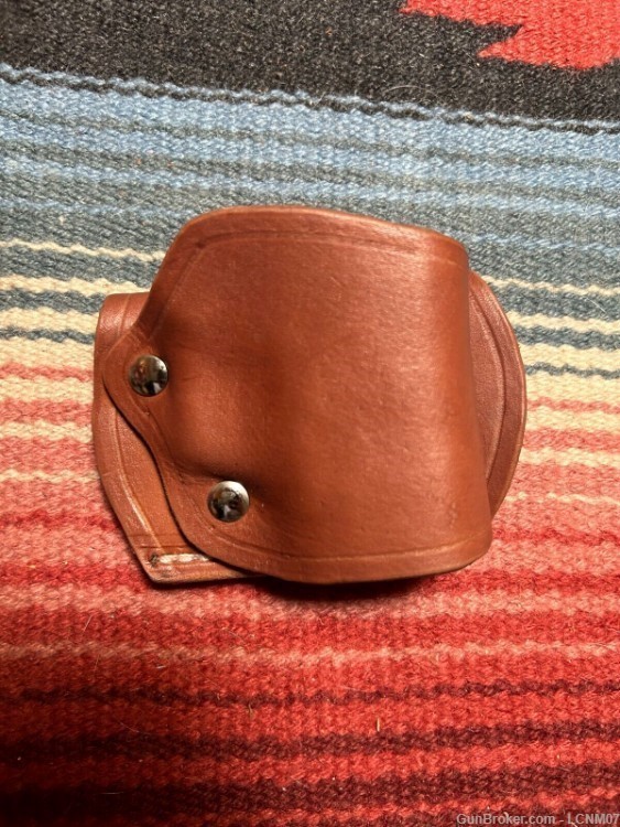 Leather Yaqui Holster made to fit the Colt Model 1911 or the Glock 17 19 22-img-5