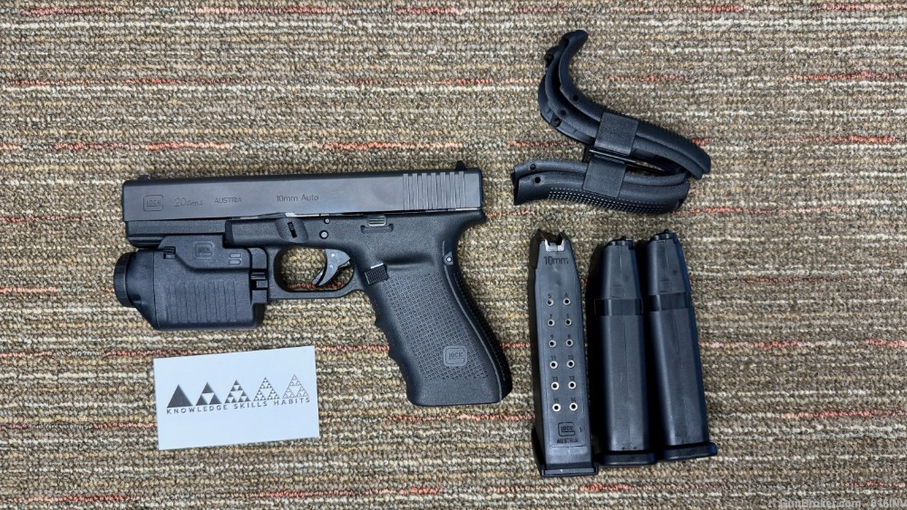NEW - G20 10mm Gen 4 with Glock Light - 3 mags-img-0