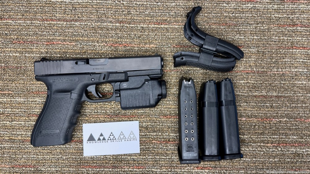 NEW - G20 10mm Gen 4 with Glock Light - 3 mags-img-1