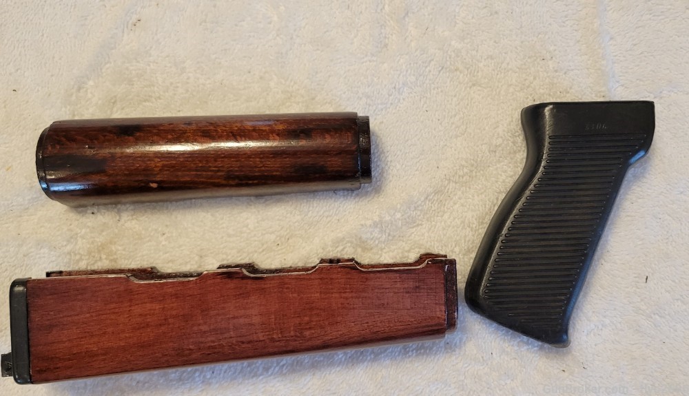 Yugo M-70 or PAP AK-47 Handgaurd Set And Pistol Grip Free Shipping -img-0