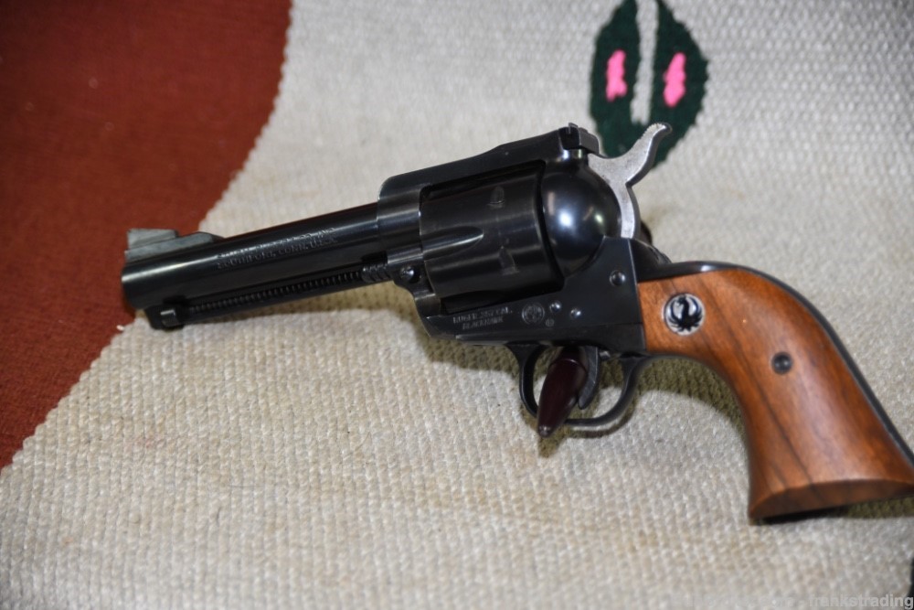 Old Ruger Blackhawk 3 screw 357 Mag 4 5/8 inch bbl Super Condition 1960's-img-1