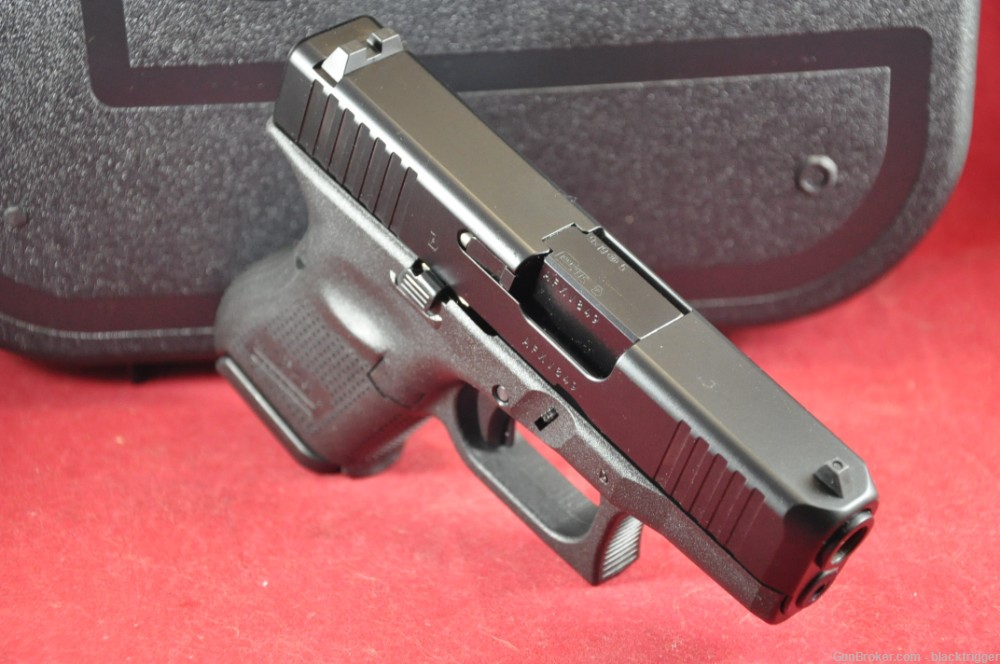Glock G265FSUS G26 Gen5 9mm 3.43" 10+1 Black Steel Front Serrations Slide  -img-3