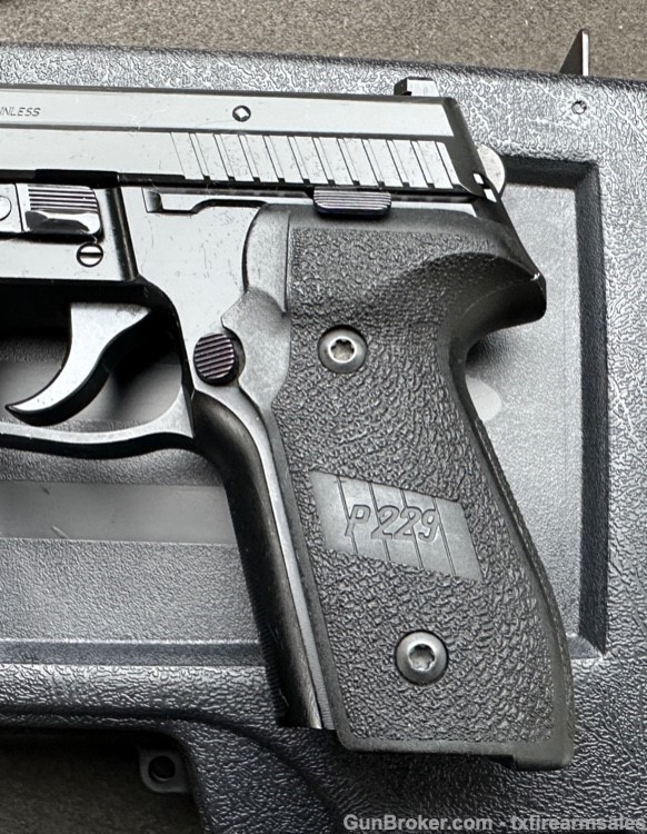 Sig Sauer P229R .40 S&W Pistol, DAK, Accessory Rail, P229-img-2