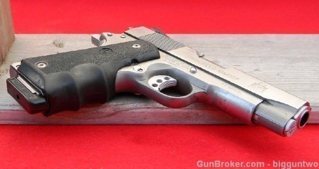 Springfield Armory Champion 45 ACP w/ mag and hols-img-8