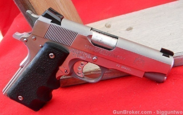 Springfield Armory Champion 45 ACP w/ mag and hols-img-4