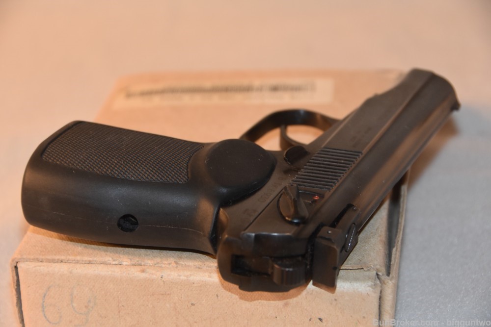 IMEZ (Made in Russia) Makarov ,380ACP Semi Auto Pistol in Box with misc.-img-10