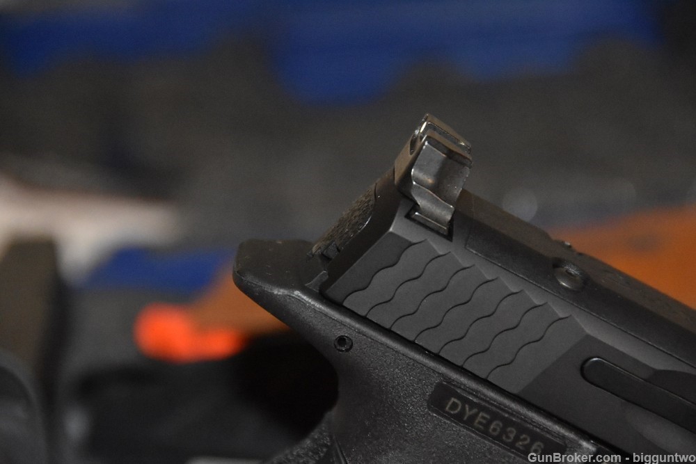 S & W M&P 40 ProSeries Core 40S&W Caliber Semi Auto Pistol New in Case-img-6