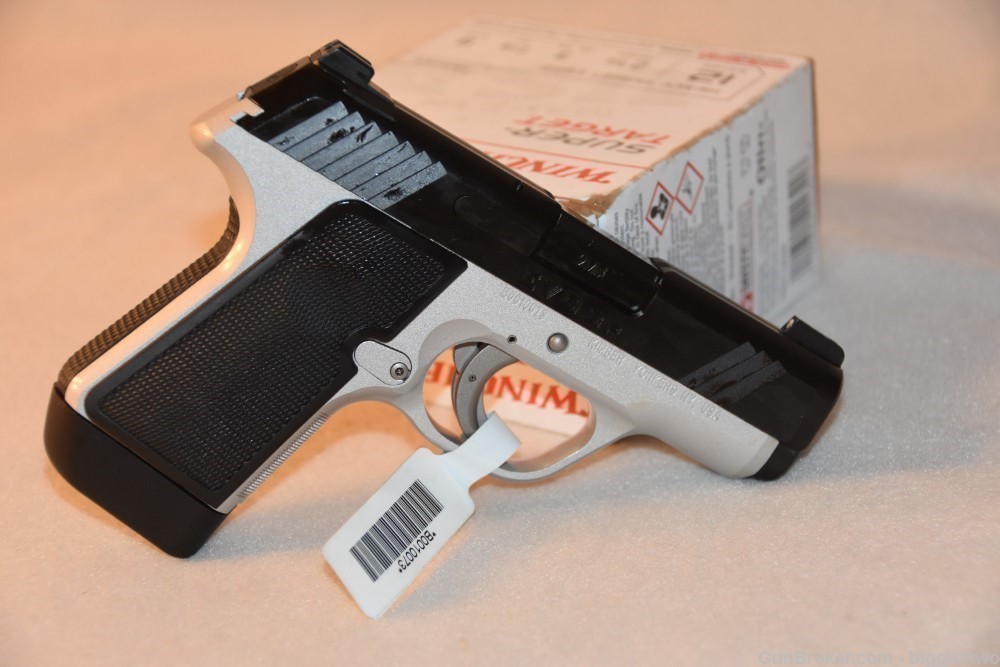 Kimber EVO SP 9MM Cal. Semi Auto Pistol Brand New in Factory Box with paper-img-2