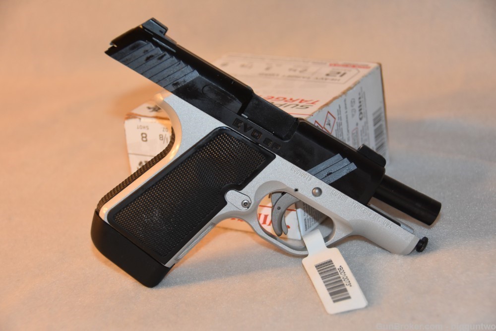 Kimber EVO SP 9MM Cal. Semi Auto Pistol Brand New in Factory Box with paper-img-17