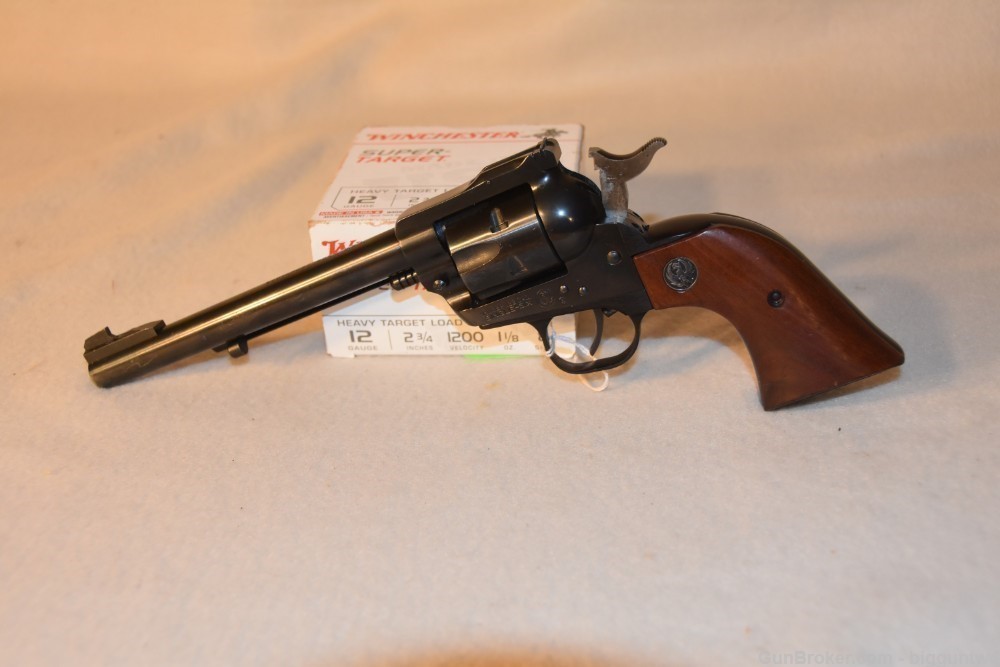 Ruger Single Six Three Screw 22LR Revolver in Very Good Condition-img-4