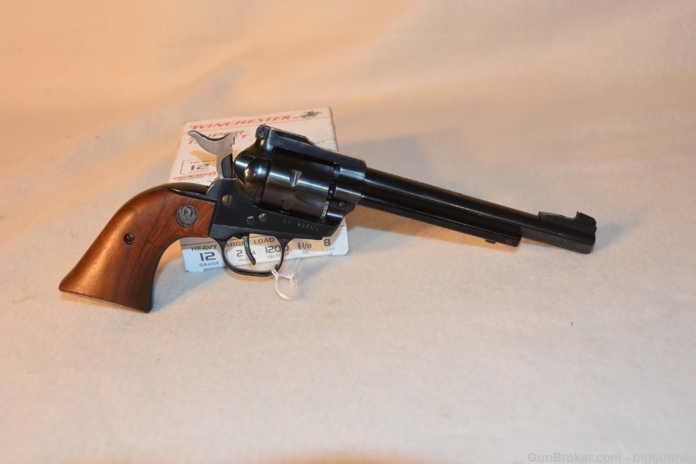 Ruger Single Six Three Screw 22LR Revolver in Very Good Condition-img-2