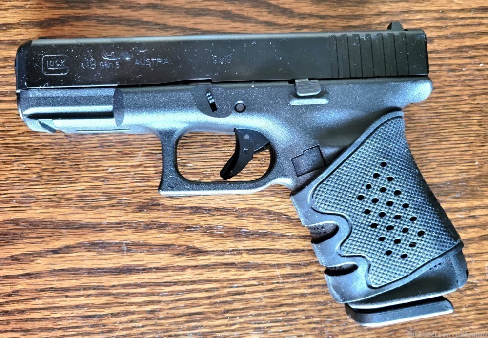 Glock 19 9mm 4.5" Bbl 1- 15rd Mag-img-1
