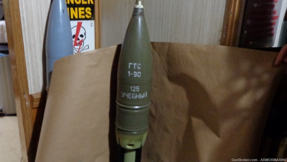 RUSSIAN 125MM HE ANTI-TANK & PERSONAL ROUND AS NEW & PD FUZE -img-0