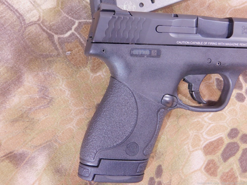 Used: S&W SHIELD 9mm compact Pistol 2x Mags. 7+1-img-2