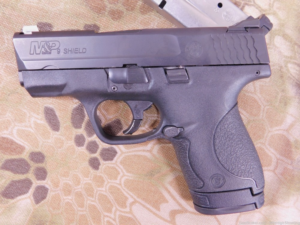 Used: S&W SHIELD 9mm compact Pistol 2x Mags. 7+1-img-4