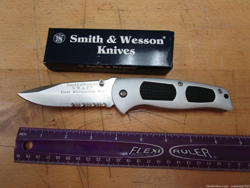 Smith & Wesson SWAT Liner Lock Knife, 3.75" Spear Point Blade (SW3000)-USA-img-0