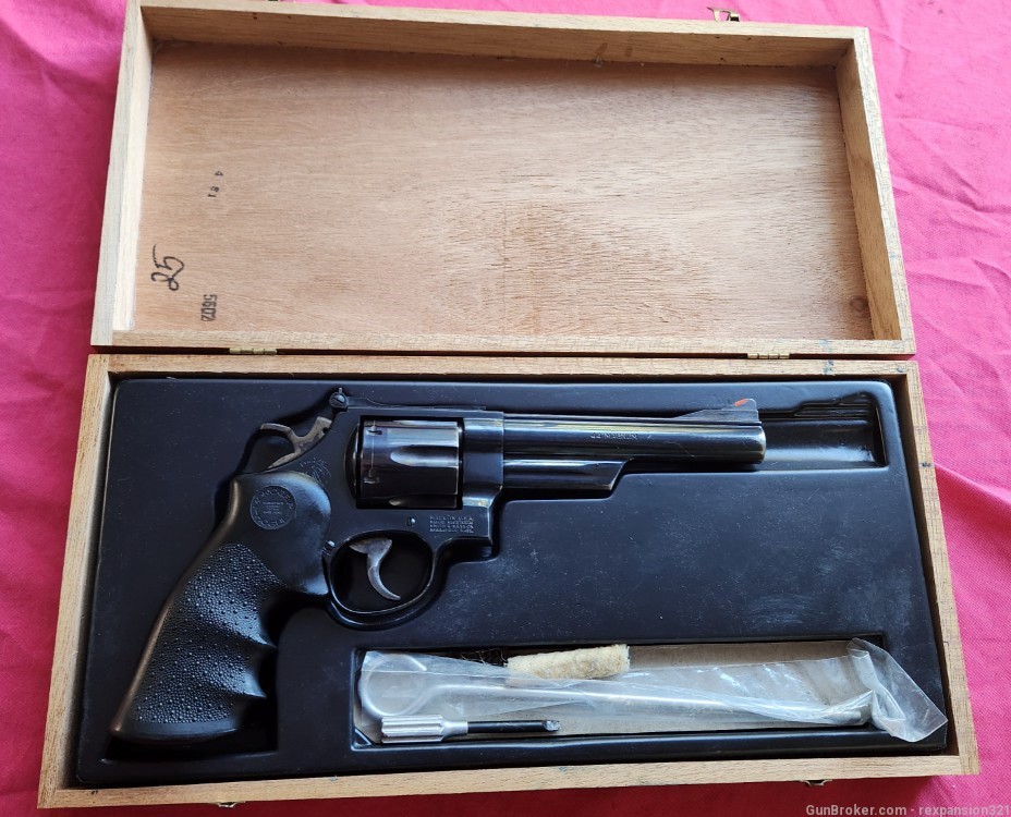RARE CASED 1987 SMITH AND WESSON MODEL 29-3 .44MAG 6IN -img-2