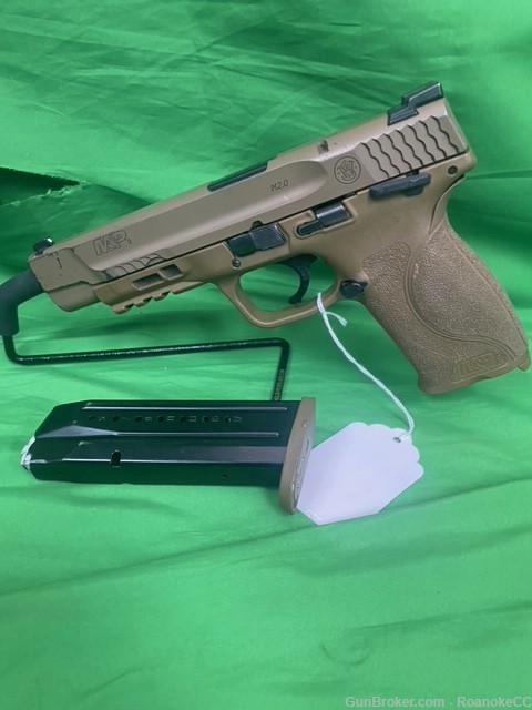 Smith & Wesson M&P 9 M2.0 9MM with Mag-img-0
