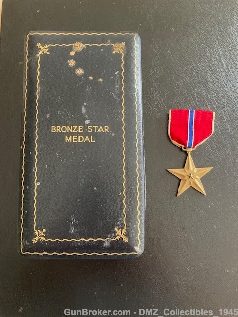 WWII WW2 US Bronze Star Medal with Case-img-0
