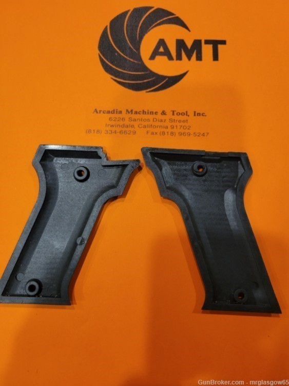 AMT/iAi Automag II Auto mag 2 handgun grips 22 magnum -NEW with NO-img-2