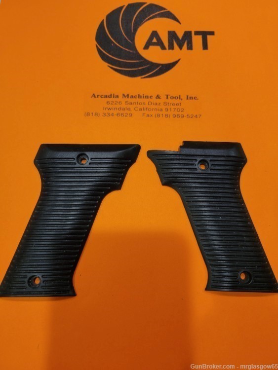 AMT/iAi Automag II Auto mag 2 handgun grips 22 magnum -NEW with NO-img-1