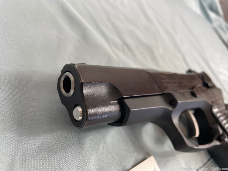 Ruger P89 pistol 9mm DA / SA + 2 Mags 1990's-img-2