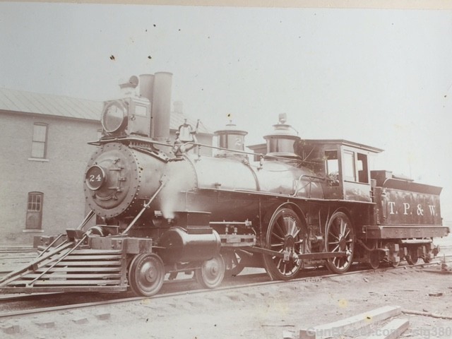 1896 T.P.& W. RAILROAD DOUBLE BOILER PHOTO-img-1