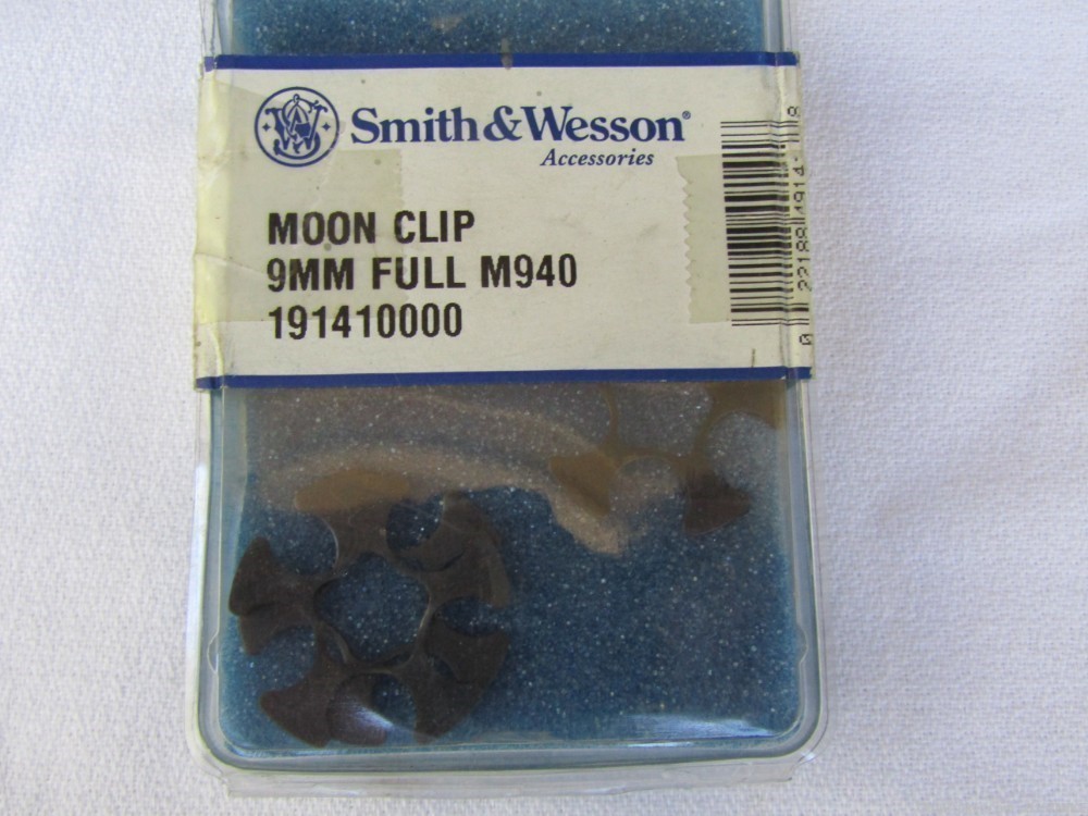 Smith & Wesson Model 940-1 9mm Centennial Stainless, 2" Barrel-img-36
