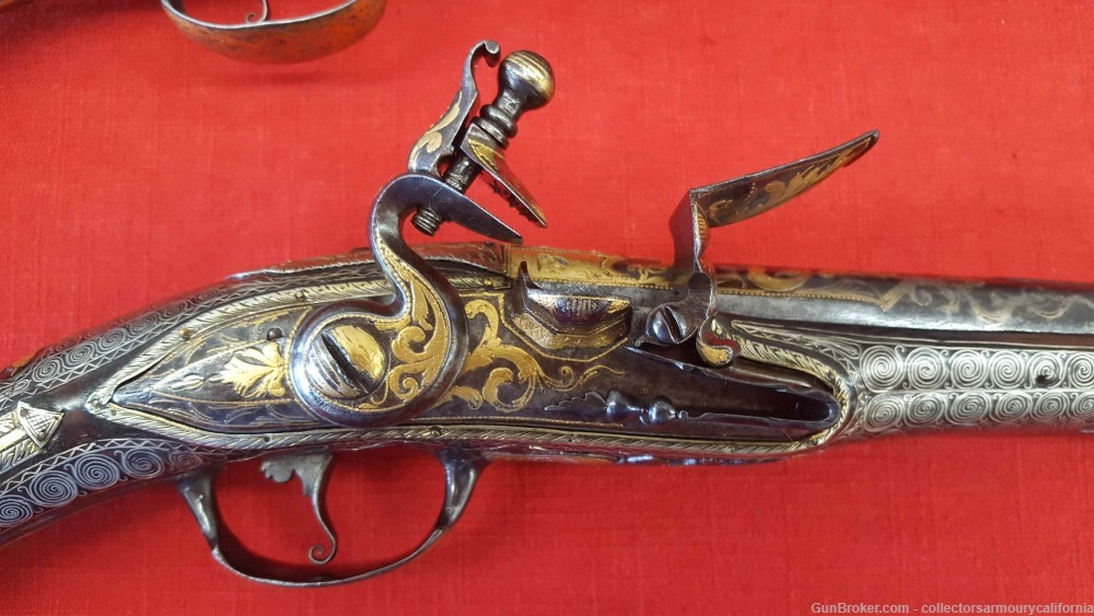 Splendid Pair Of Gold & Silver Highly Embellished Ottoman Flintlock Pistols-img-9