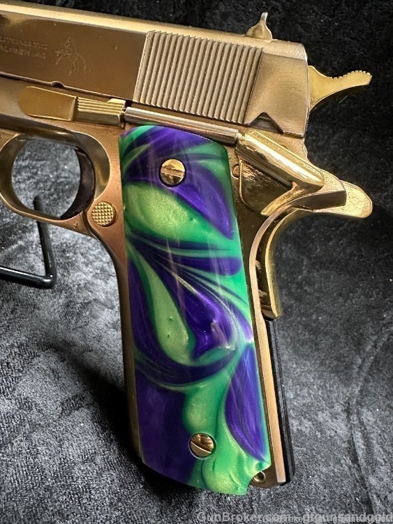 CUSTOM 24KT GOLD COLT 1911C GOVERNMENT, SERIES 70, 45ACP, WITH PEARL GRIPS-img-1