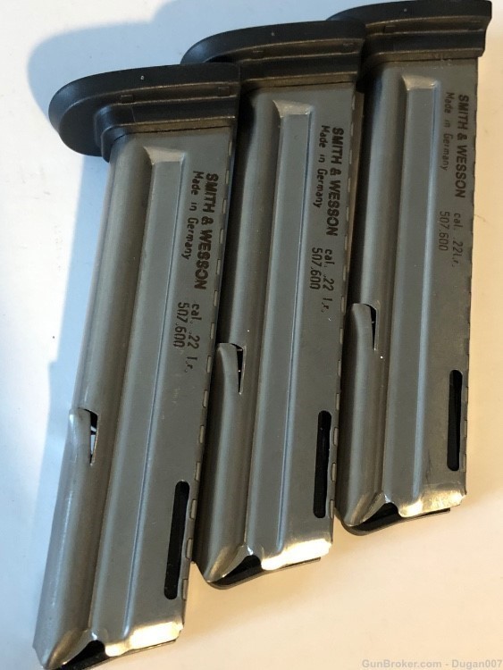 S&W 22LR s&w pistol magazines- full size 12 round 22 long rifle -img-0