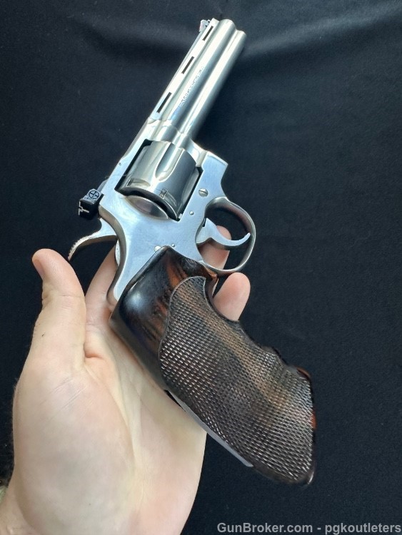 1982- Colt Python Double Action Revolver .357 mag cal., 6" vent rib barrel-img-18